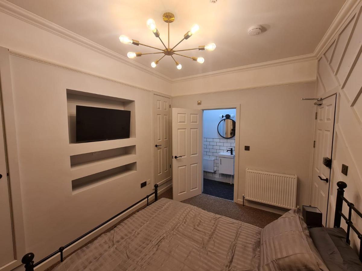Lombard House - Boutique Hotel By Tifa Stays Swansea Bagian luar foto
