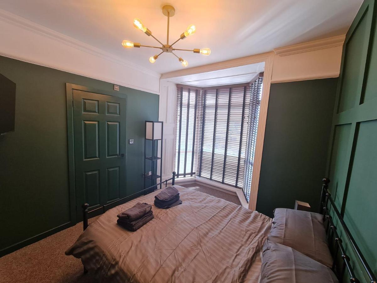 Lombard House - Boutique Hotel By Tifa Stays Swansea Bagian luar foto