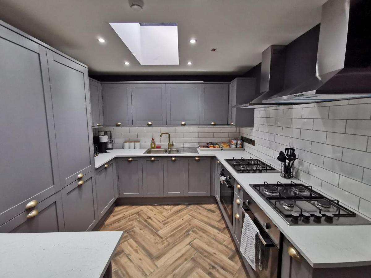 Lombard House - Boutique Hotel By Tifa Stays Swansea Bagian luar foto